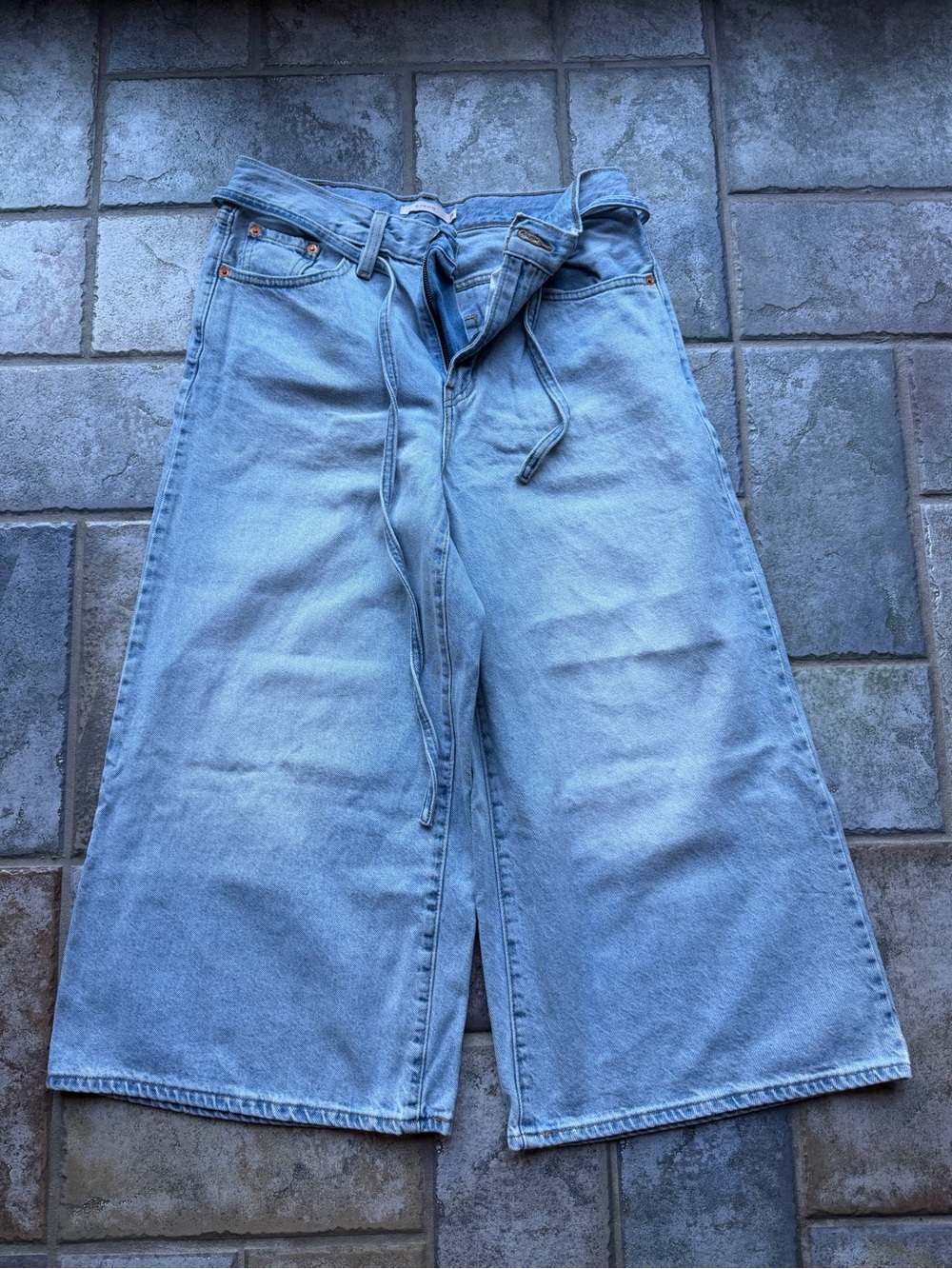 Levi’s mid rise XL Culotte jeans- size 28